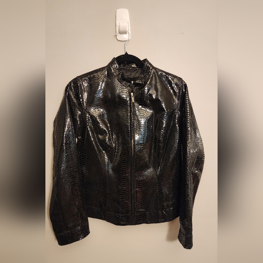 Chicos Black Leather Snakeskin Jacket Size 0